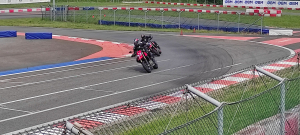Okruhové testování Hypermotard 698 Mono